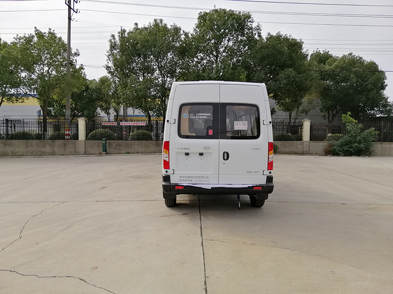 大通V80驗光、眼鏡車